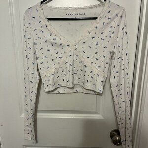 Aeropostale Cropped long sleeve top.